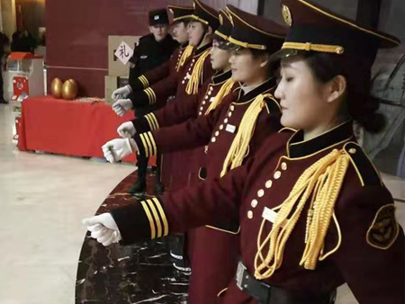 女保安風彩